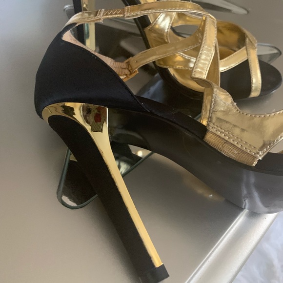 Le Château Gorgeous Evening Sandals Size 8 1/2 🔥🔥🔥🔥 - Picture 7 of 13